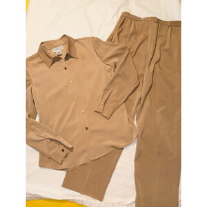 Vintage original polyester 2 pc suit tan size medium Vietnam Bedford Fair